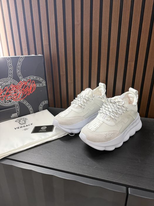 Adidasi Versace chain reaction