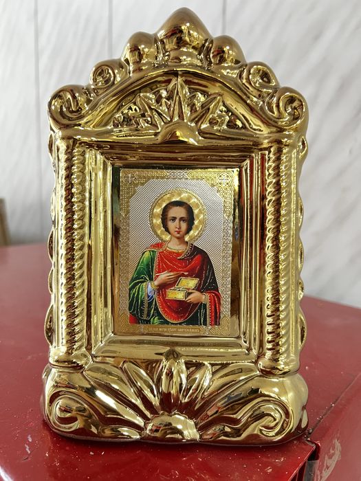 Иконы фарфоровые позалоченные