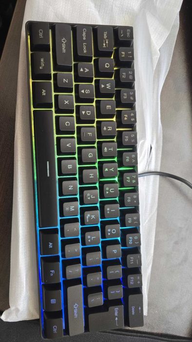 GOTBAT 60% Механична Гейминг Клавиатура - 61 Клавиши с RGB Подсветка