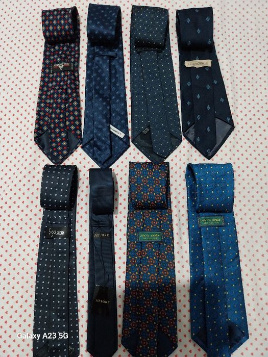 cravate în stare foarte buna