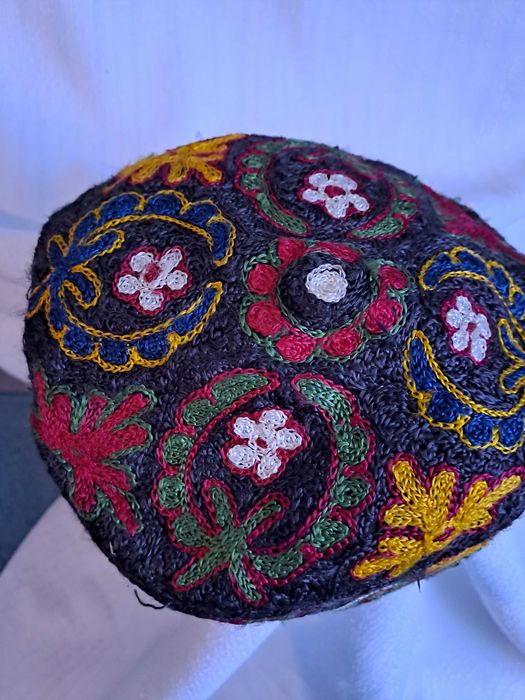 Chipiu basca sapca uzbeca brodata manual veche Pitesti • OLX.ro