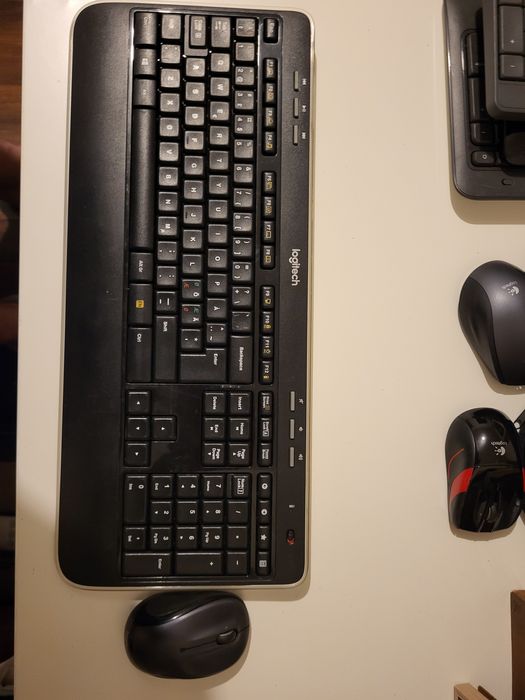kit logitech tastatura k520 cu mouse m325 + un unifying
