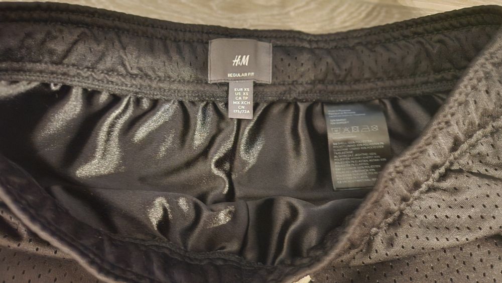 pantaloni H&M negru si alb