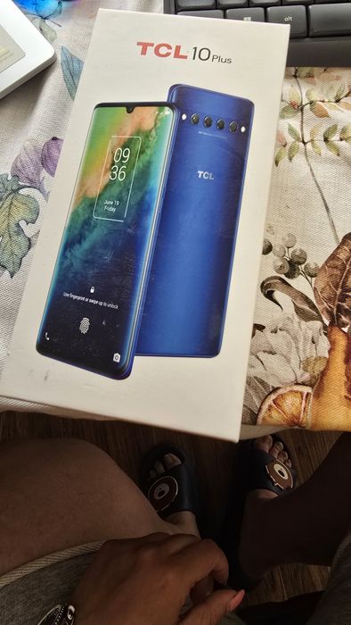 Телефон TCL 10 plus