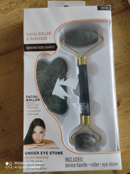 Комплект за масаж на лице – зелен кварцов ролер и гуа ша камък