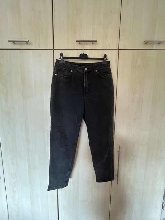 Черни(много тъмно сиви) дънки в размер EUR-42