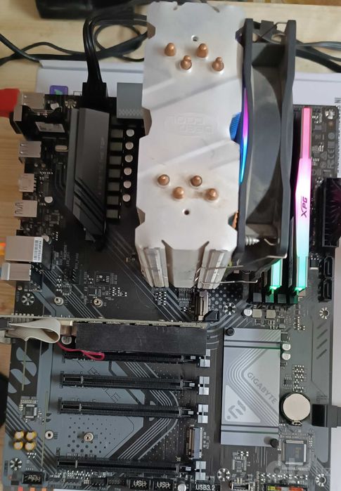 Gigabyte B550 Eagle + AMD Ryzen 9 3900X+DDR4 8+8Gb