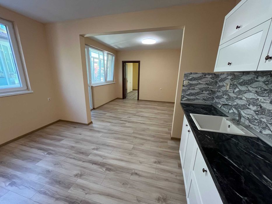 Продава се Тристаен апартамент в Казанлък - 95 кв.м за 1579 €/кв.м - Снимка #6