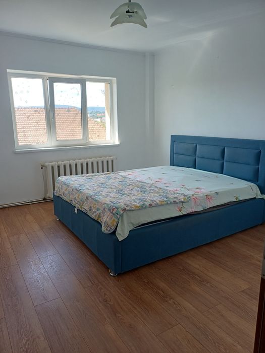 Apartament 3 camere decomandat | Bloc cărămidă 1990 | Zona Nicolae Iorga