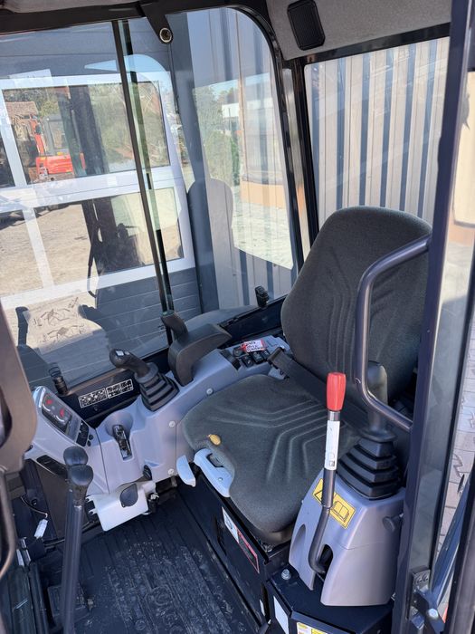 Miniexcavator Kubota U27-4