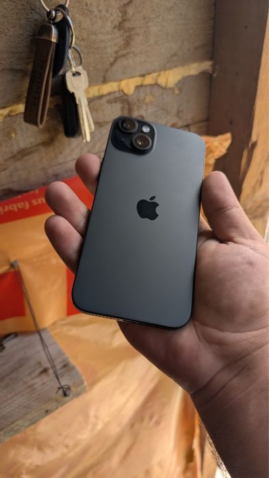 schimb iphone 15 plus 128 gb La cutie impecabil