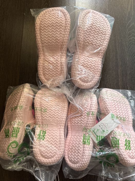 Продам кроксы для девочек