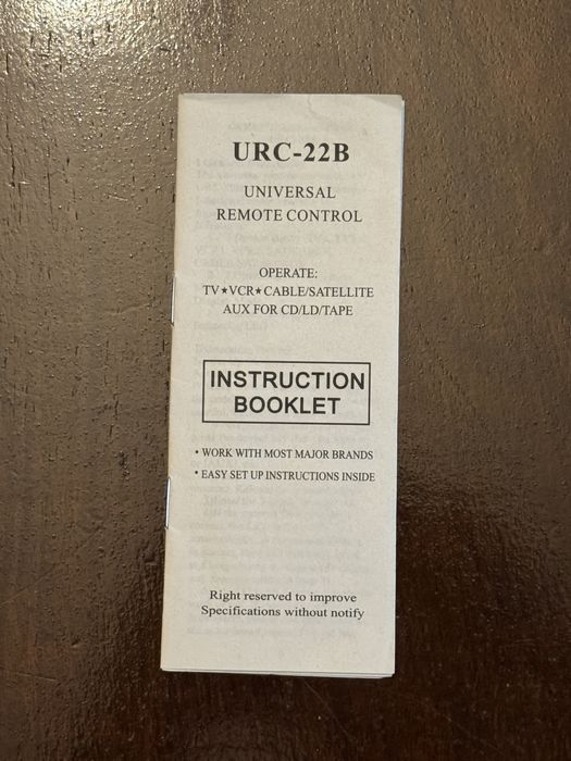 Универсално дистанционно URC22B за TV VCR DVD CABLE AUX