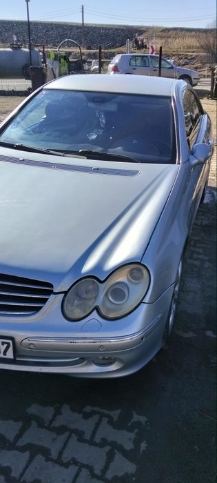 Vând sau schimb Mercedes clk 270