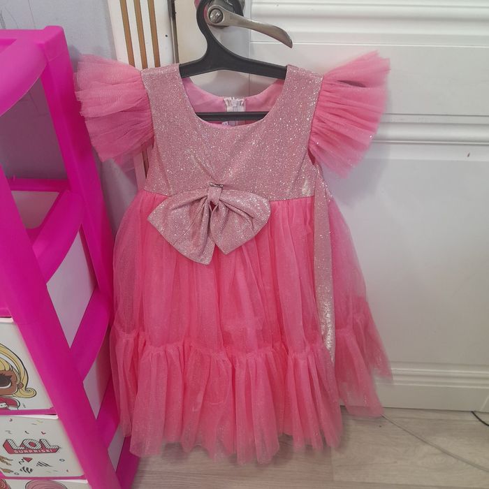 Платья на девочку нарядные