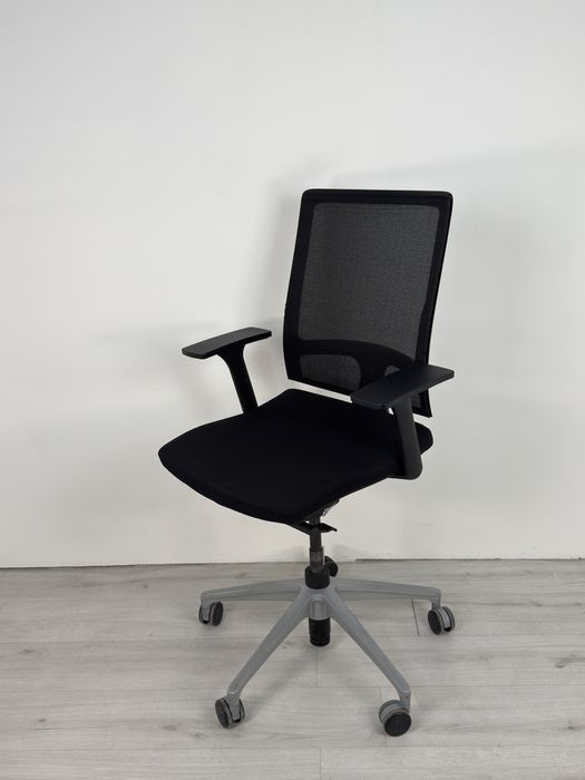 Ергономичен офис стол с мрежова облегалка за дома и офиса обзавеждане