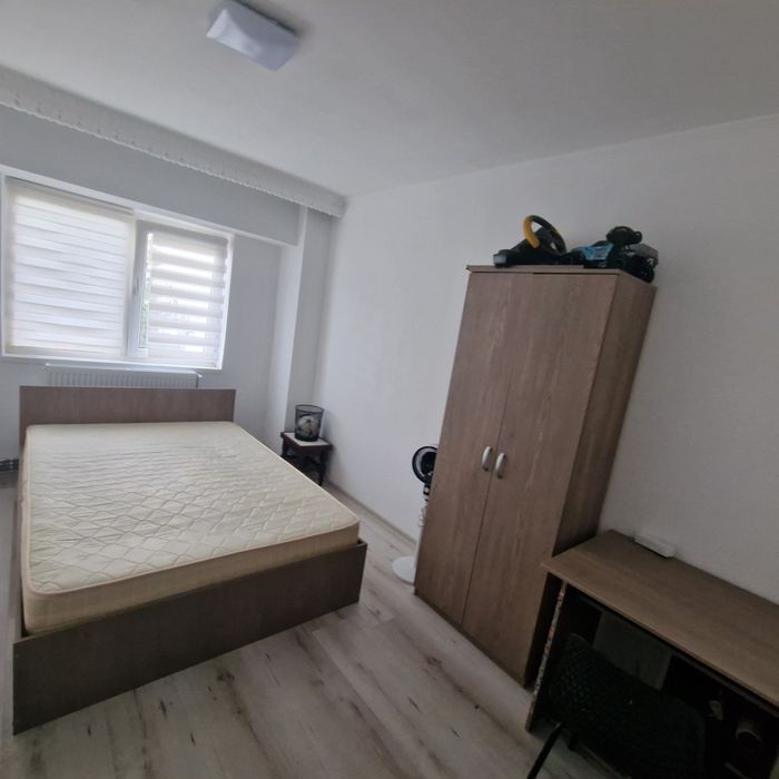 Apartament 3 camere /  centrala / geam la baie -  Zona SUD