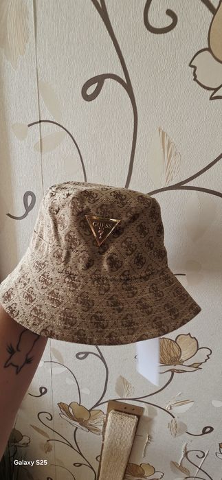 Pălărie guess Unisex originala