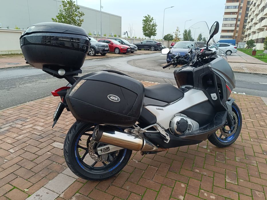 Honda integra 750