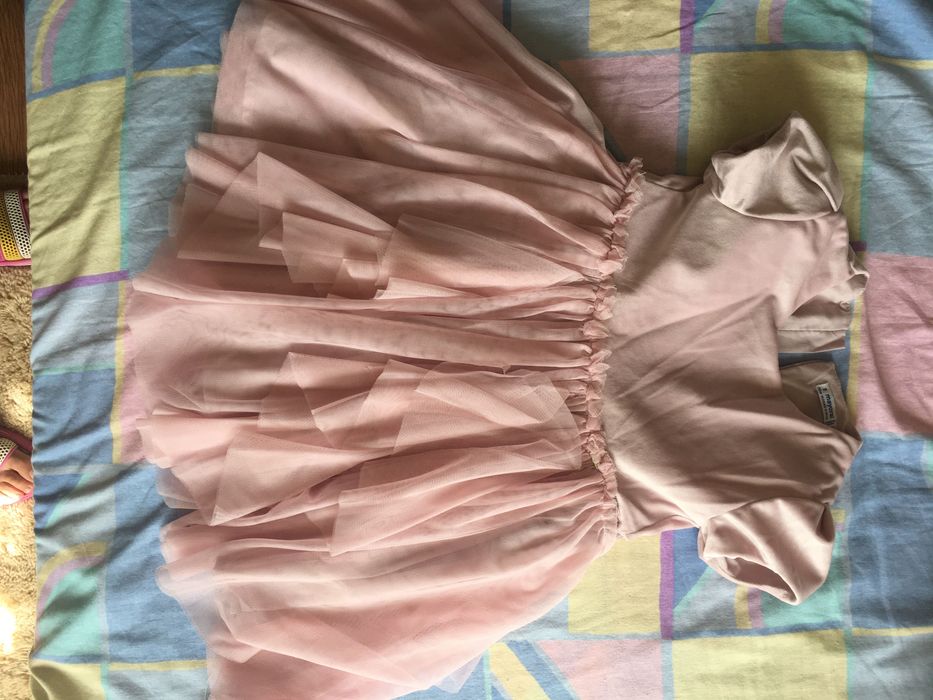 Рокли и поли на Mayoral ,Zara ,Okaidi за 4/5 години ръст 110