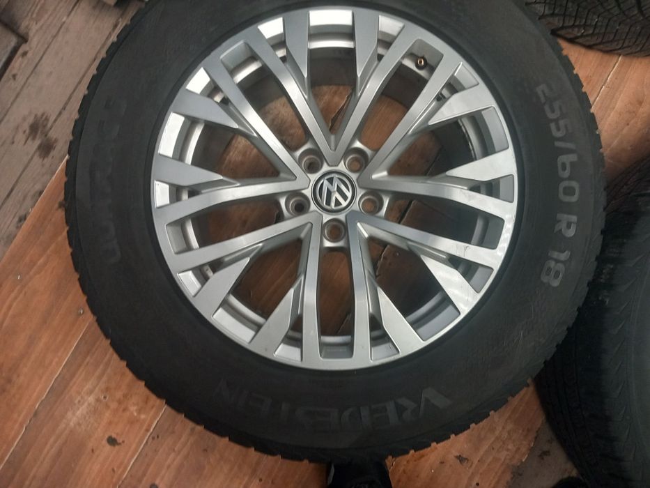 Jante touareg r18 cu anvelope de iarna 255 60 18