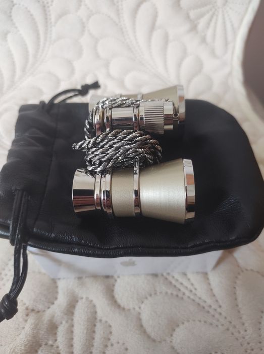 Vând binoclu nou nouț