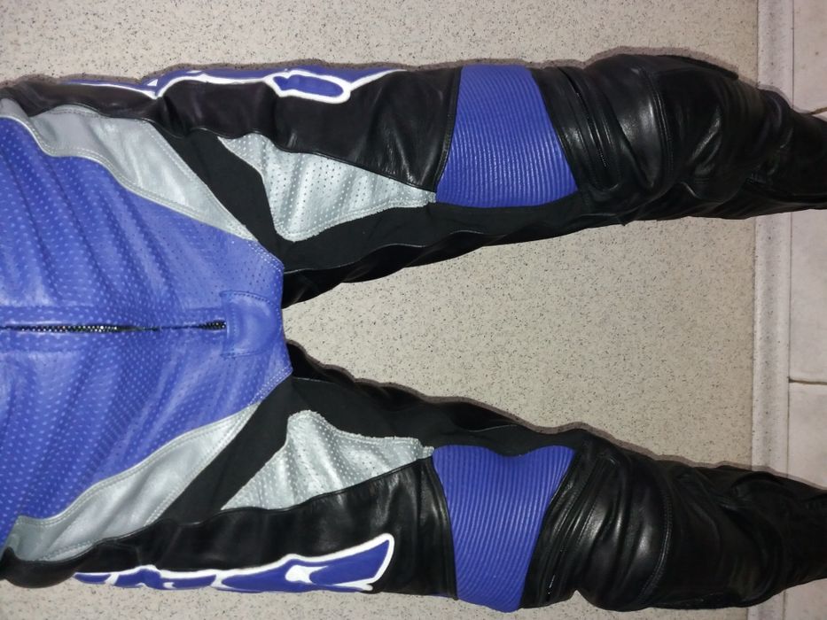 ЧИСТО НОВ мото екип IXS цял