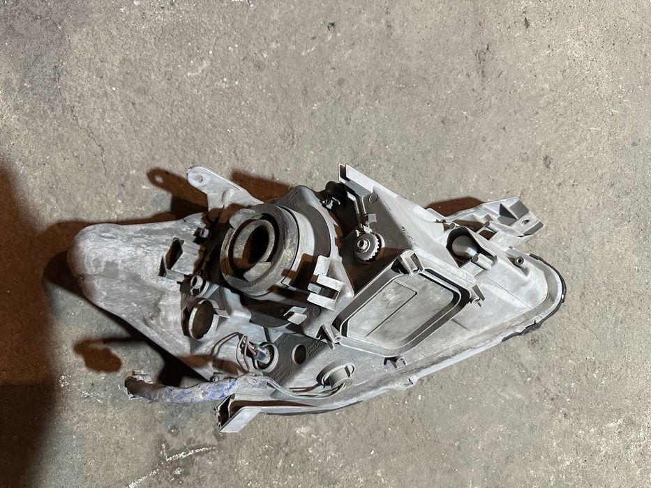 Передние фары ярис