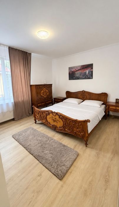 Închiriez apartament cu 2 camere