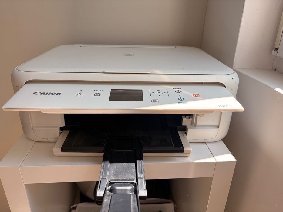 Продавам принтер Canon PIXMA TS5151