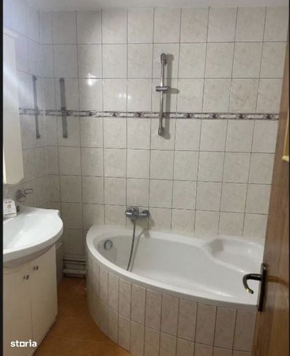 Rahova Petre Ispirescu 3 Camere De Vanzare Centrala  Bloc Reabilitat