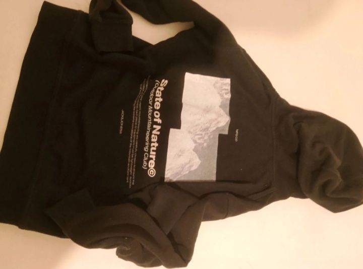 Hanorac Negru – Stil Urban & Adventure Jack & Jones