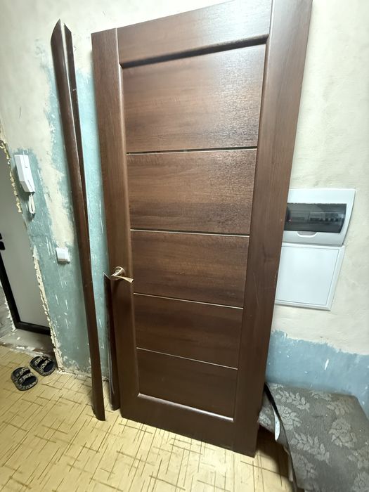 Продам бу дверь без доборов
