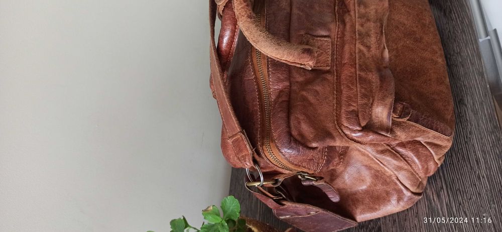 Оригинална дамска чанта от висококачествена естествена кожа!