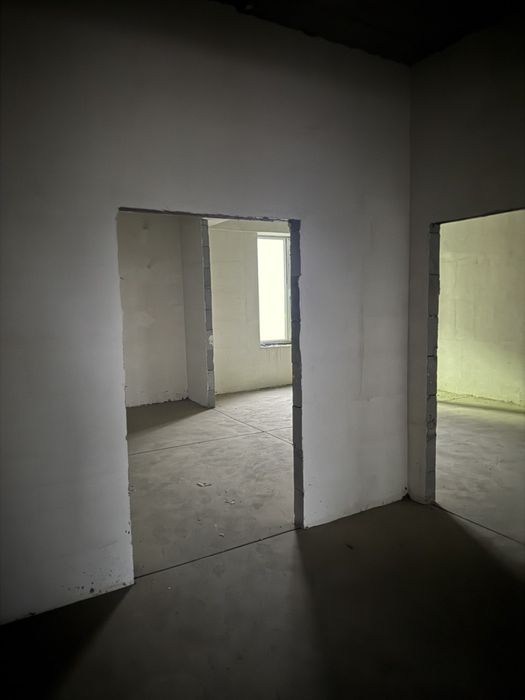 Продаётся 4- комнатная квартира в новостройке