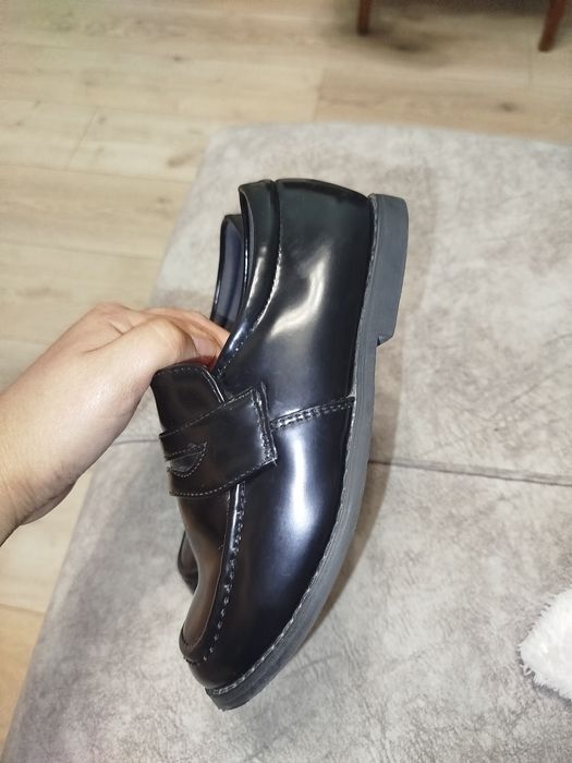 Продам туфли для мальчика
