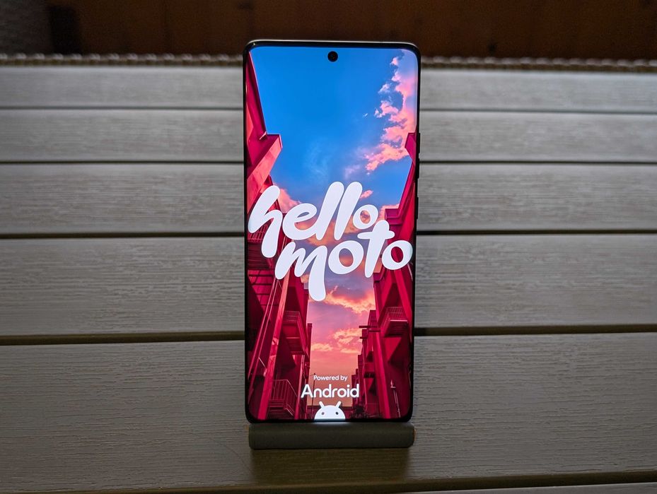 Motorola Edge 50 – Stare buna, funcționează impecabil