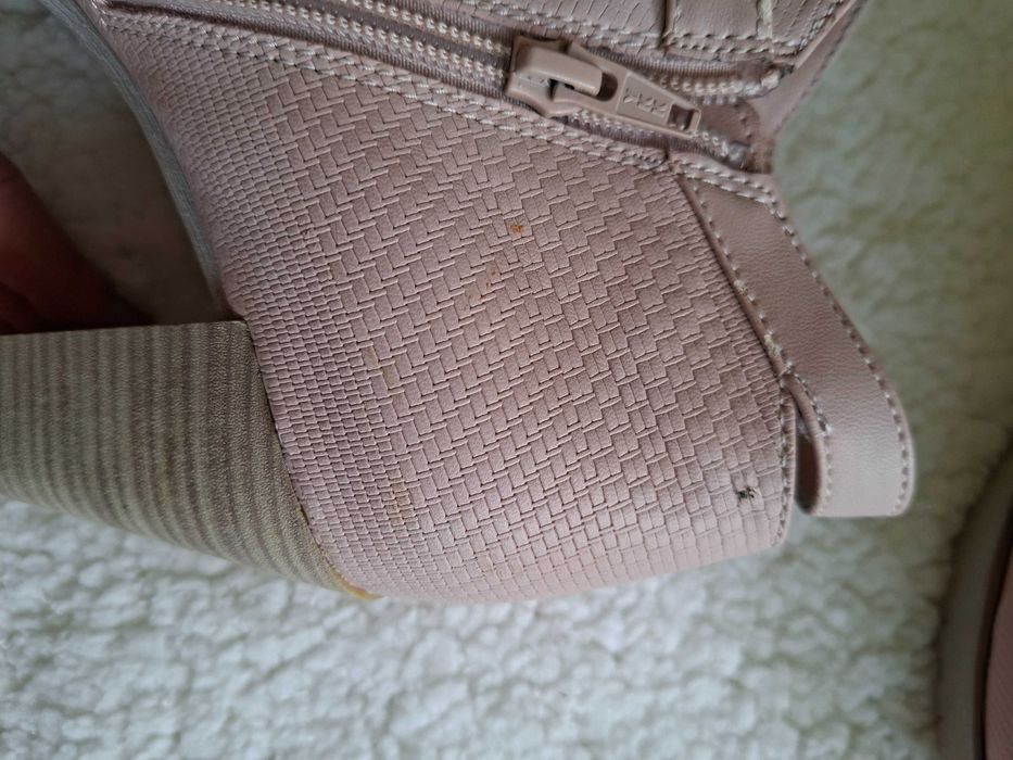 Bugatti боти на ток