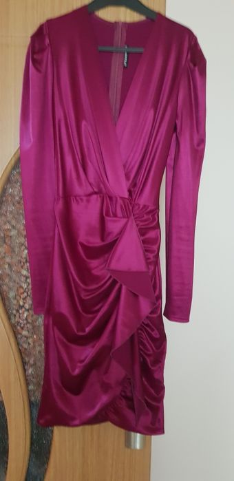 Rochie de ocazie, visiniu, marimea 34, elastica, foarte comoda