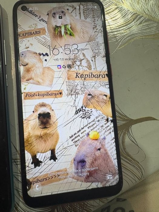 Смартфоны рабочие + наушник.