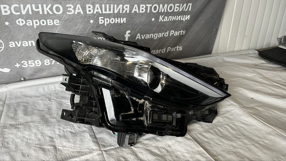 Десен фар Mazda 3 (2014-2018)