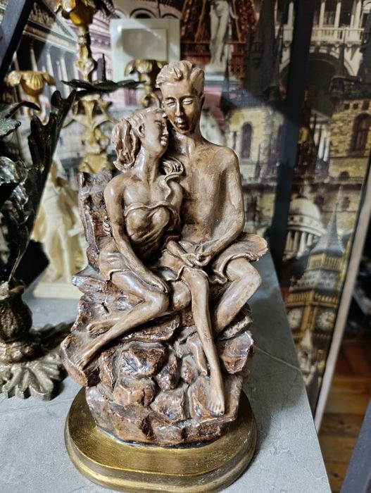 Статуэтки совпласитал продам