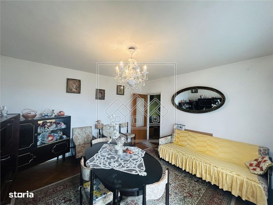 Ap decomandat, 3 camere, balcon, pivnita - N. Iorga