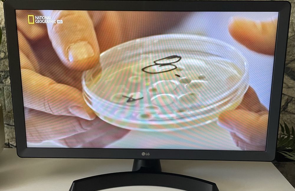 Телевизор LG.