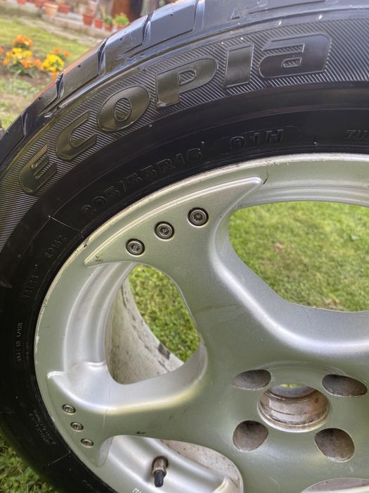 Продавам Джанти с гуми(летни) 16ки