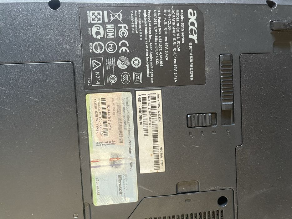 Vand laptopuri ……………………