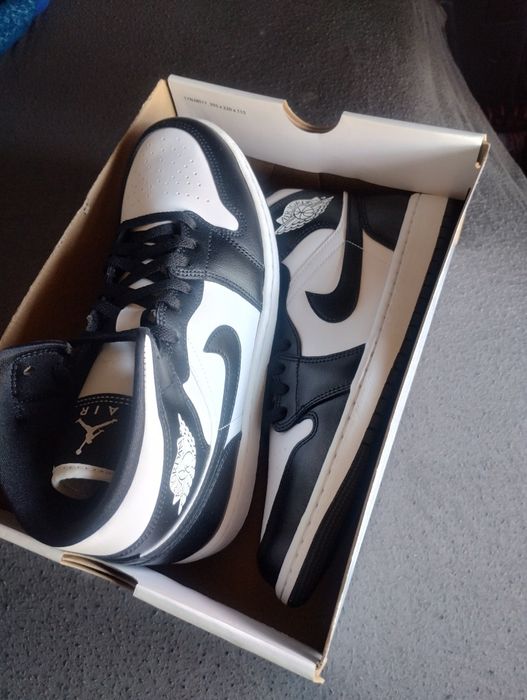 Nike Air Jordan 1 mid