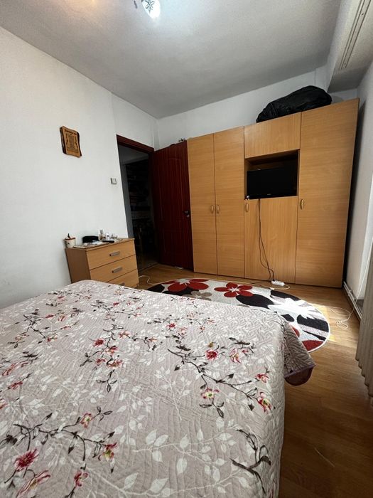 De vânzare apartament 4 camere