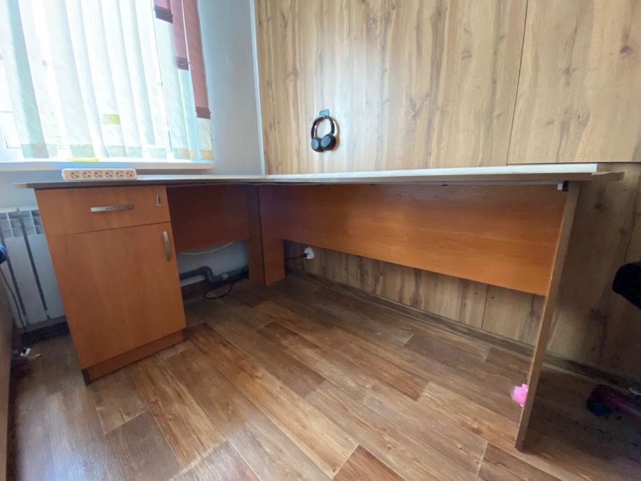 Продам Стол для офиса