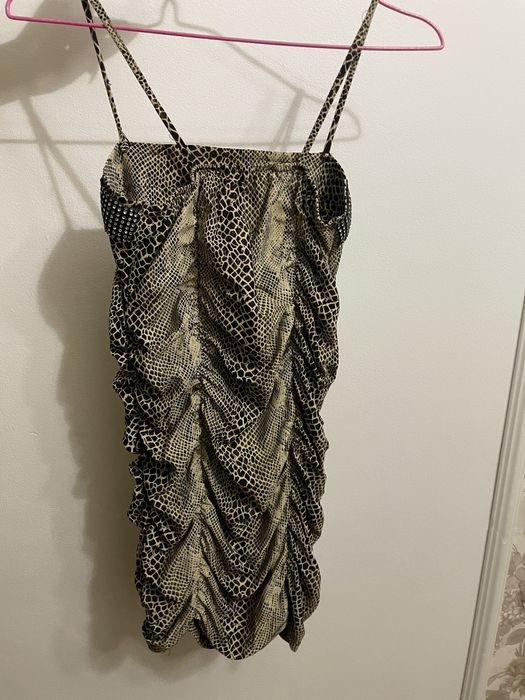 Продам нарядное платье, новое.